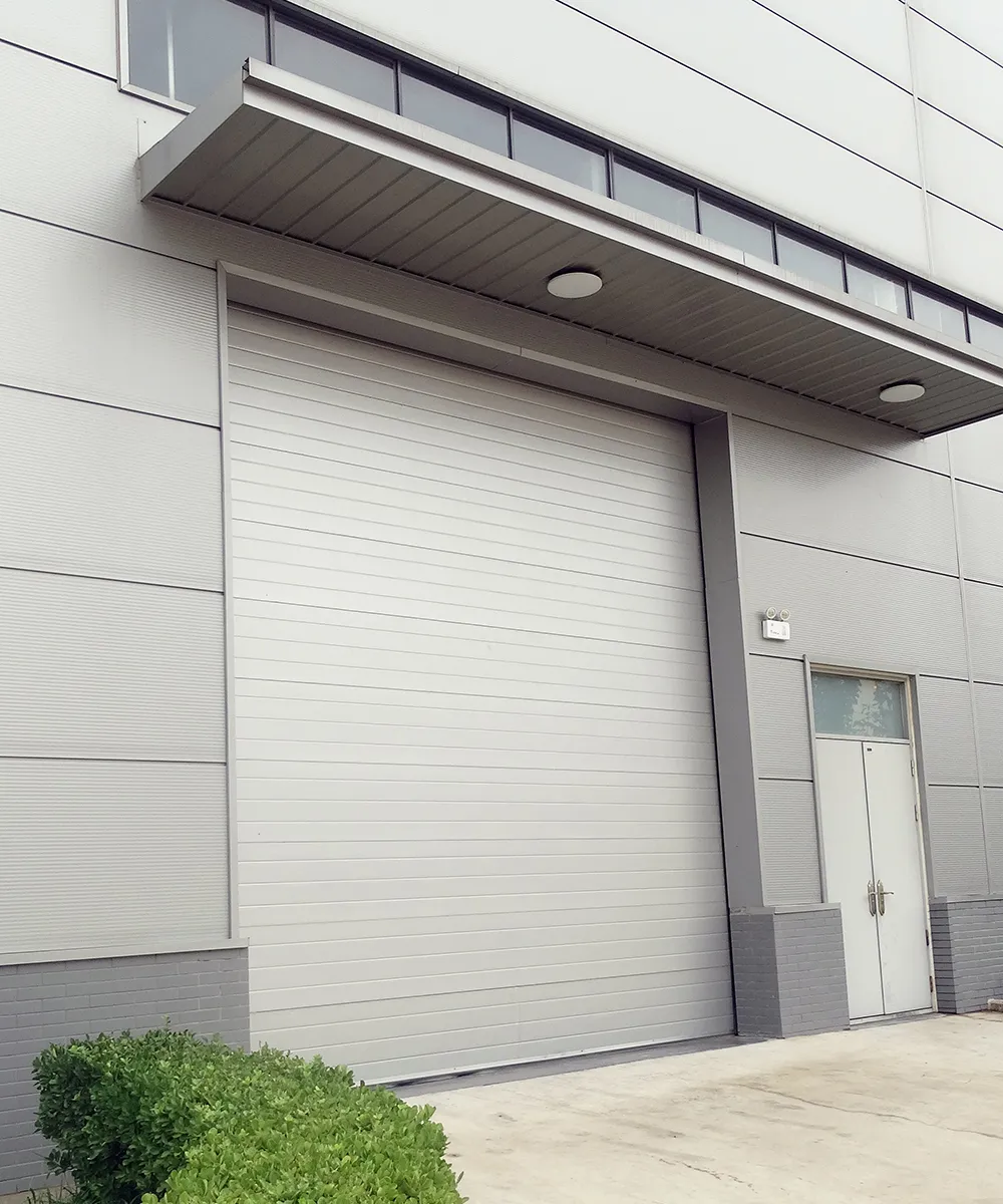 Industrial overhead sectional door