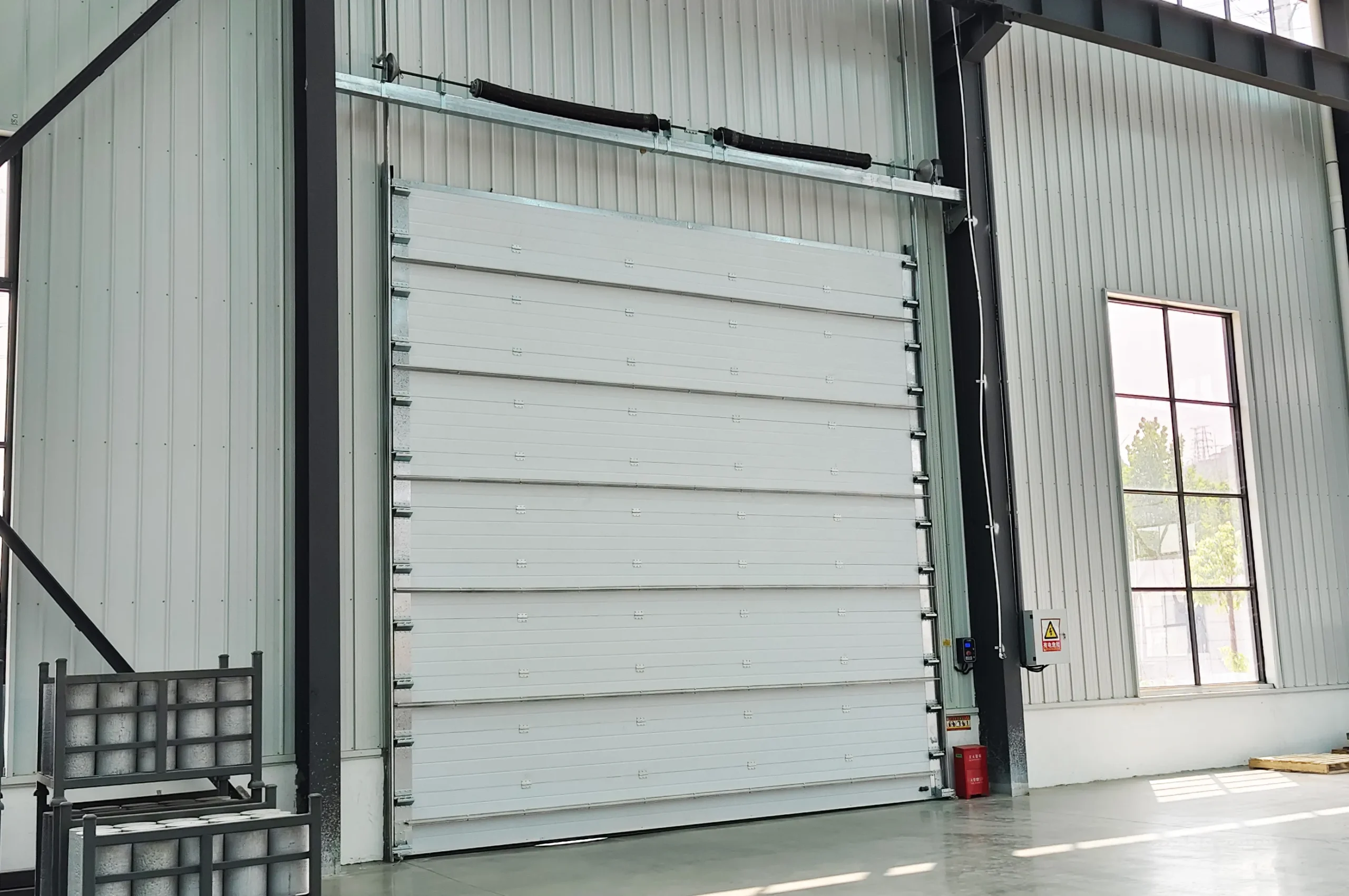 Industrial sectional door