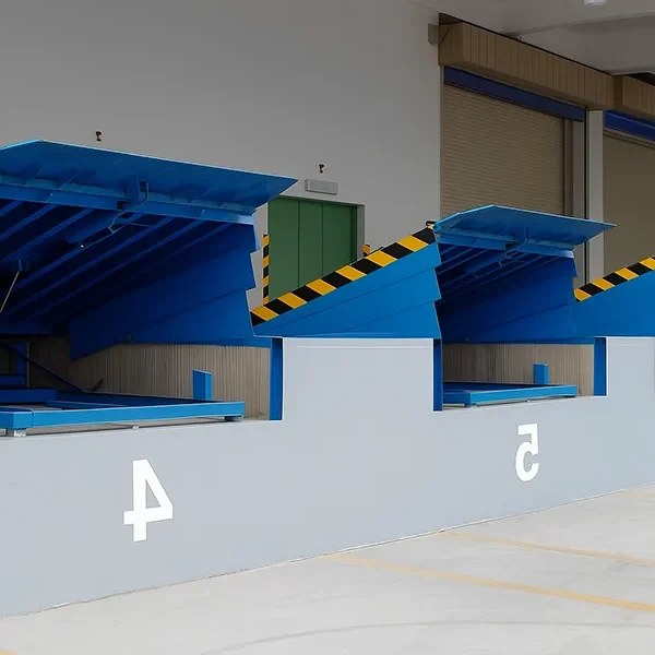 Hydraulic dock leveler